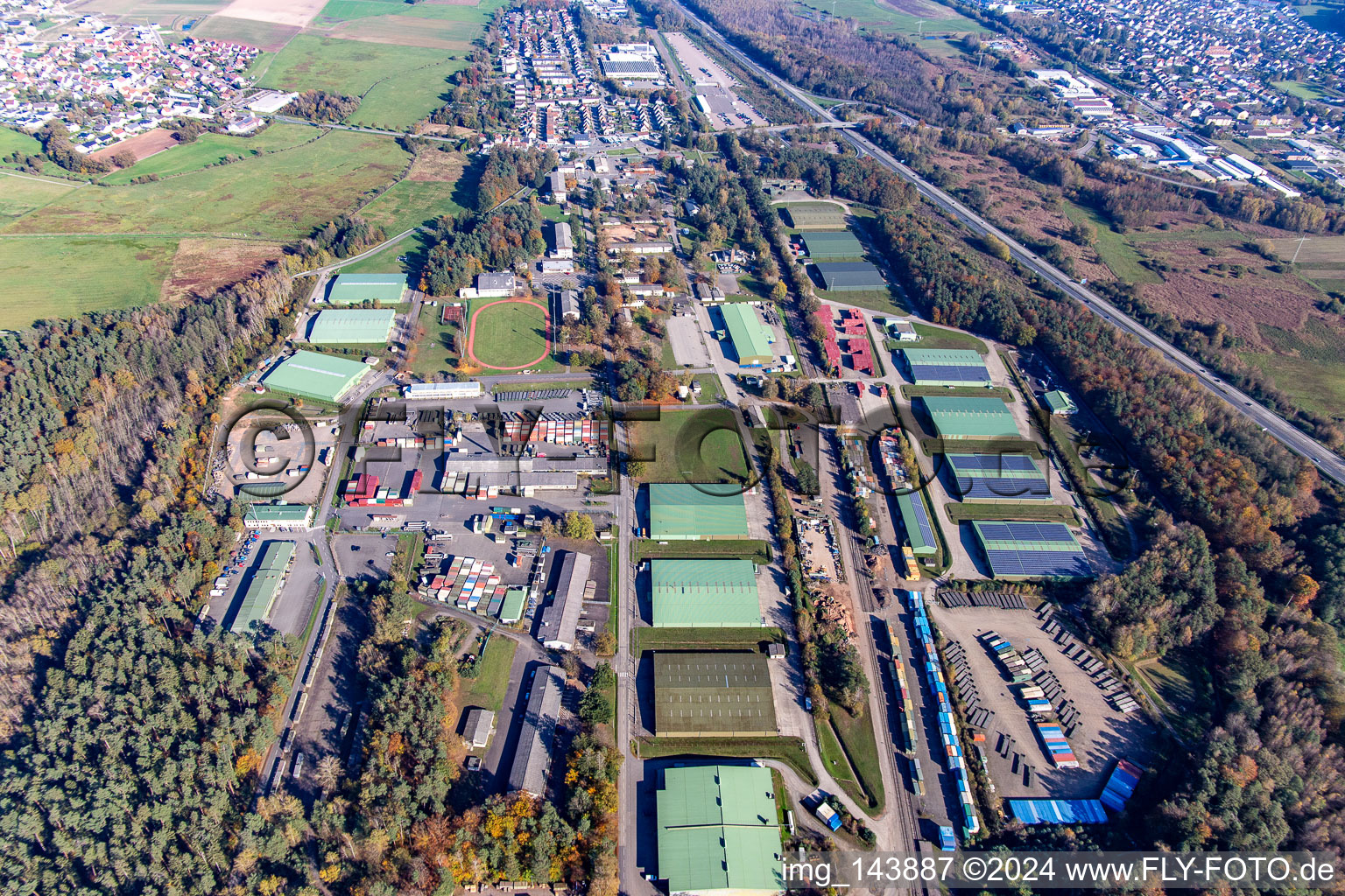 Schrägluftbild von US Militärdepot Miesau CDC und Ammunition Depot Europe - Miesau im Ortsteil Vogelbach in Bruchmühlbach-Miesau im Bundesland Rheinland-Pfalz, Deutschland