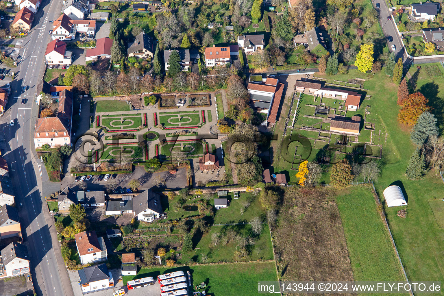 Luftaufnahme von Römermuseum Schwarzenacker im Ortsteil Einöd in Homburg im Bundesland Saarland, Deutschland