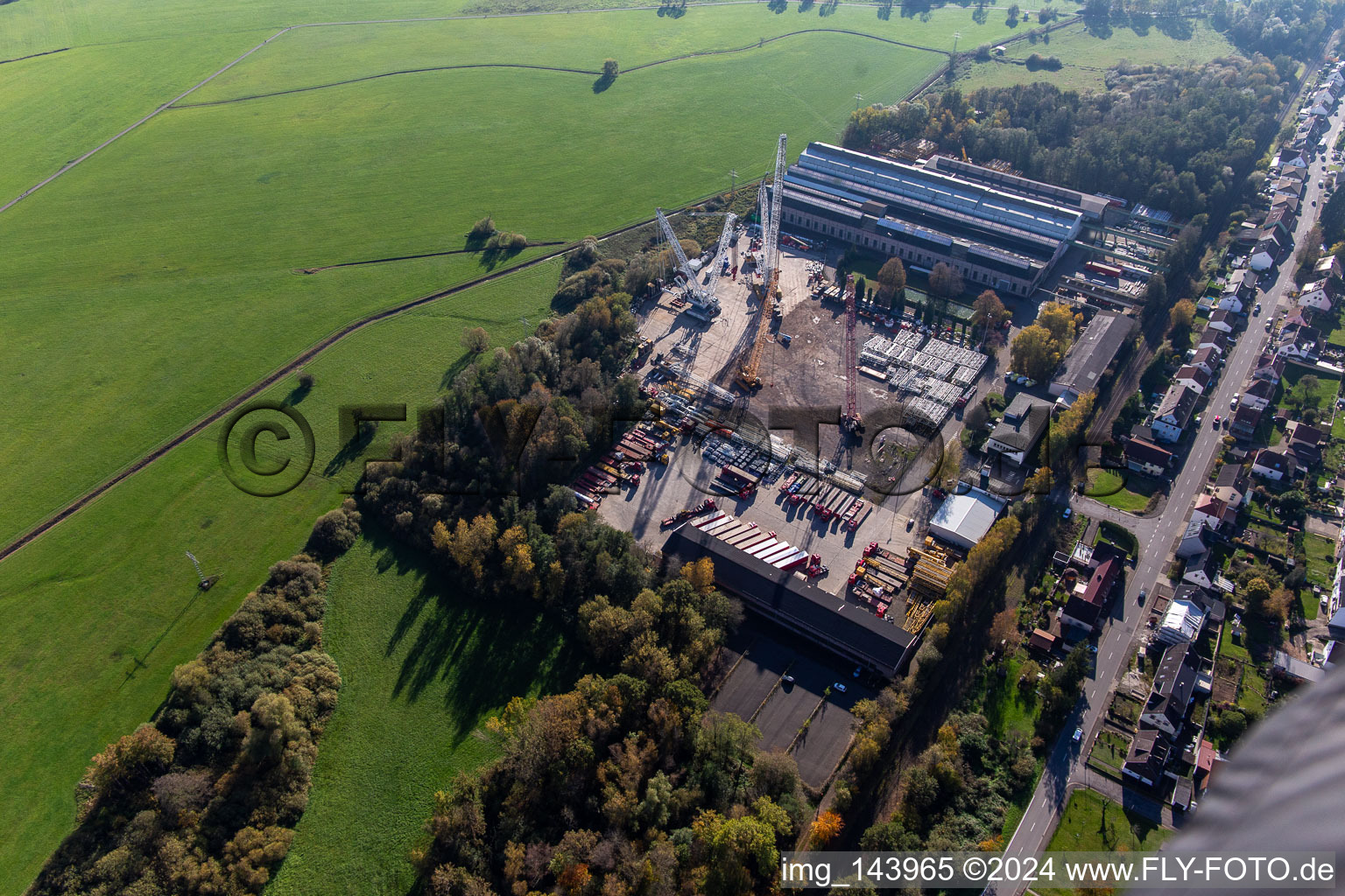 Luftaufnahme von Onroad GmbH (Spezial- und Schwertransporte, Kranüberführungen, Kranarbeiten) im Ortsteil Bierbach in Blieskastel im Bundesland Saarland, Deutschland