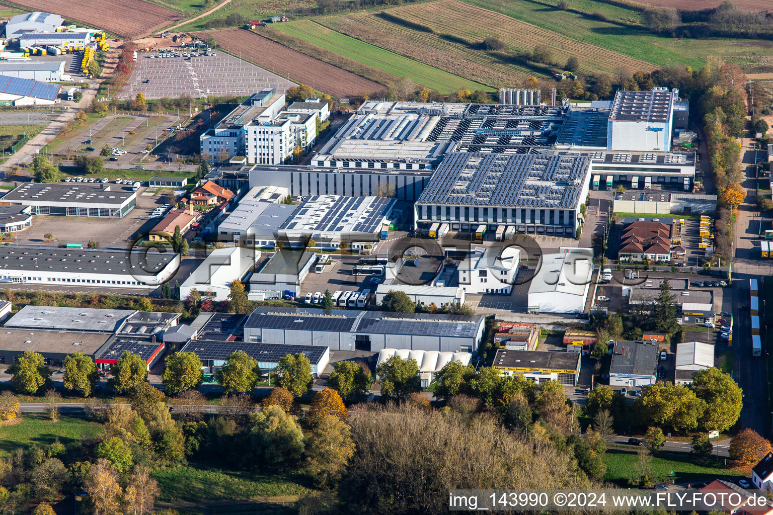 Schrägluftbild von Industriegebiet In den Krummenäckern im Ortsteil Webenheim in Blieskastel im Bundesland Saarland, Deutschland