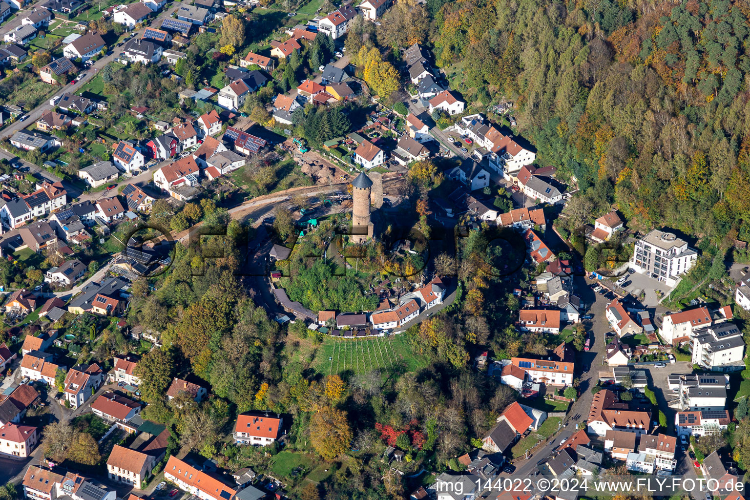 Luftbild von Burg Kirkel im Ortsteil Kirkel-Neuhäusel im Bundesland Saarland, Deutschland