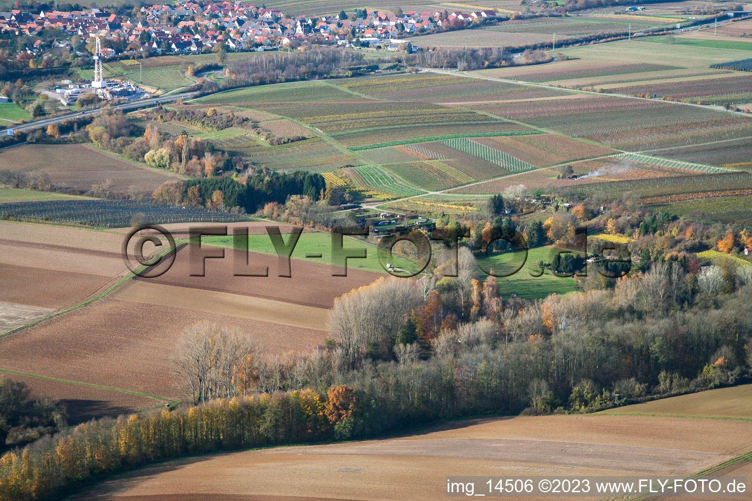 Luftbild von Insheim, an der Fischerhütte im Bundesland Rheinland-Pfalz, Deutschland