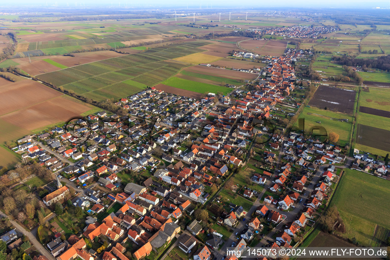 Ortsansicht von Südwesten in Freckenfeld im Bundesland Rheinland-Pfalz, Deutschland