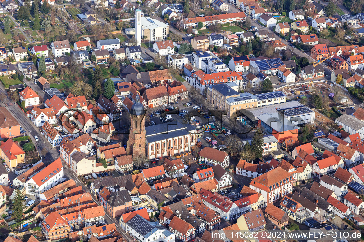 Drei-Königsmarkt auf dem Marktplatz in Kandel im Bundesland Rheinland-Pfalz, Deutschland