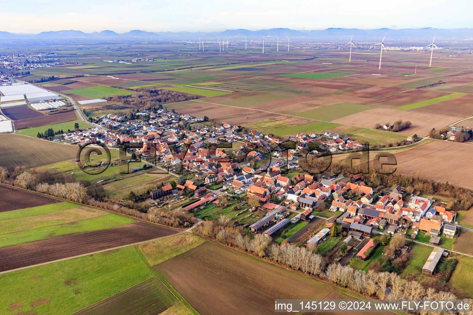 Dorfansicht von Südosten in Herxheimweyher im Bundesland Rheinland-Pfalz, Deutschland