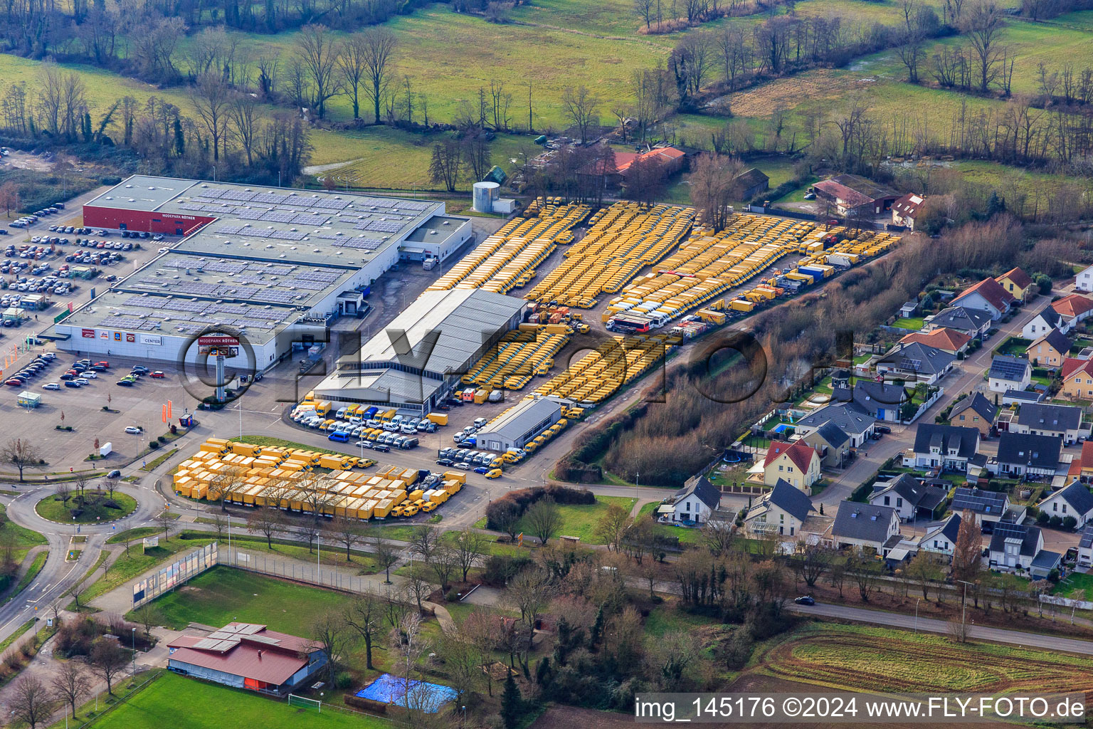 Engel&Engelk GmbH Autohandel und Modepark Röther im Südpfalz Center in Rohrbach im Bundesland Rheinland-Pfalz, Deutschland