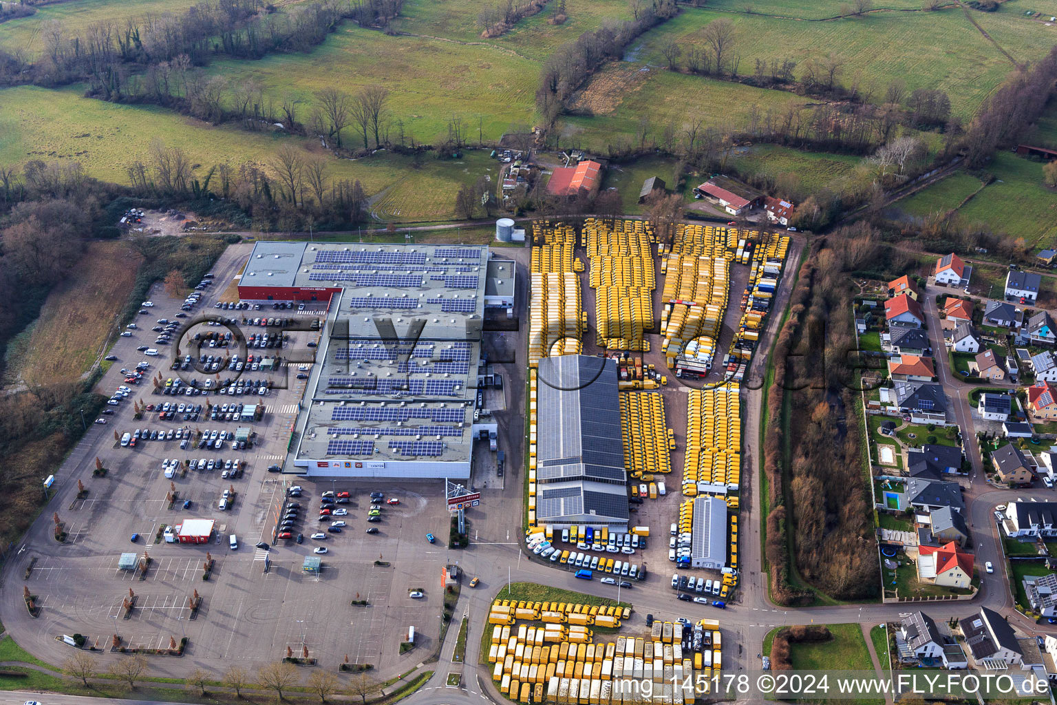 Luftbild von Engel&Engelk GmbH Autohandel und Modepark Röther im Südpfalz Center in Rohrbach im Bundesland Rheinland-Pfalz, Deutschland