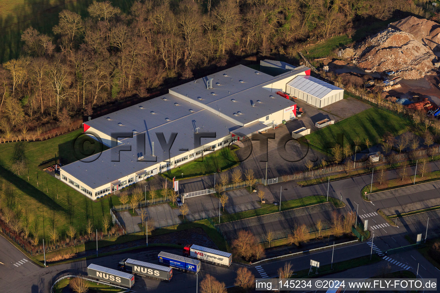 Schrägluftbild von Thermo Fisher am Erlenbachweg im Ortsteil Minderslachen in Kandel im Bundesland Rheinland-Pfalz, Deutschland