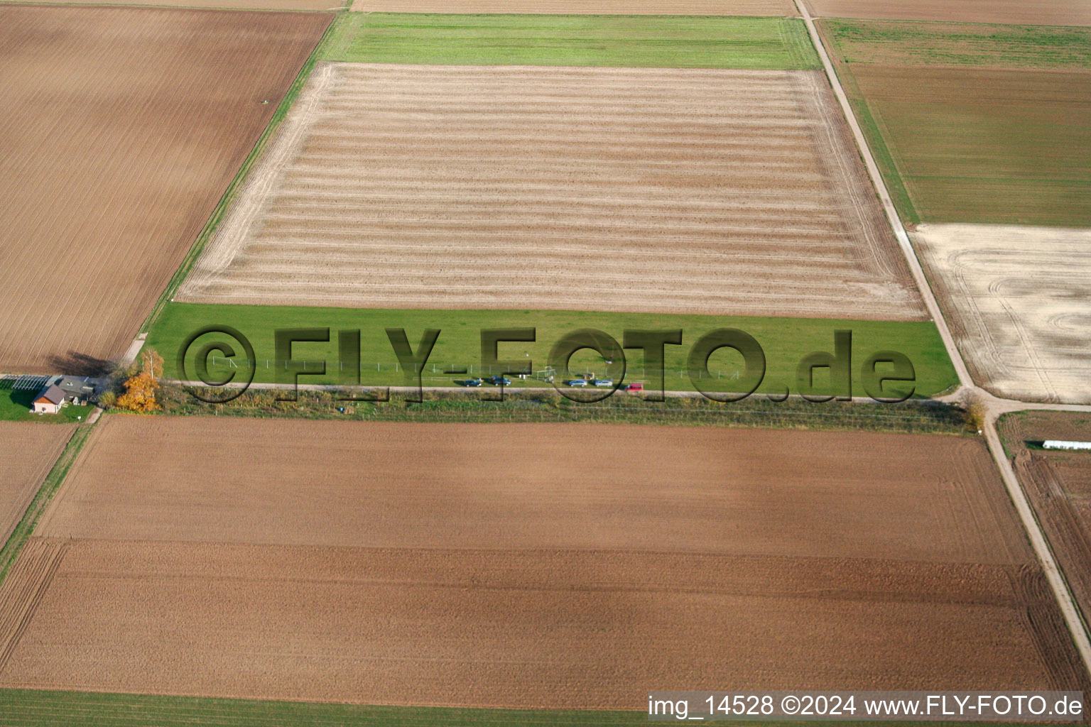 Luftbild von Modellflugplatz in Offenbach an der Queich im Bundesland Rheinland-Pfalz, Deutschland