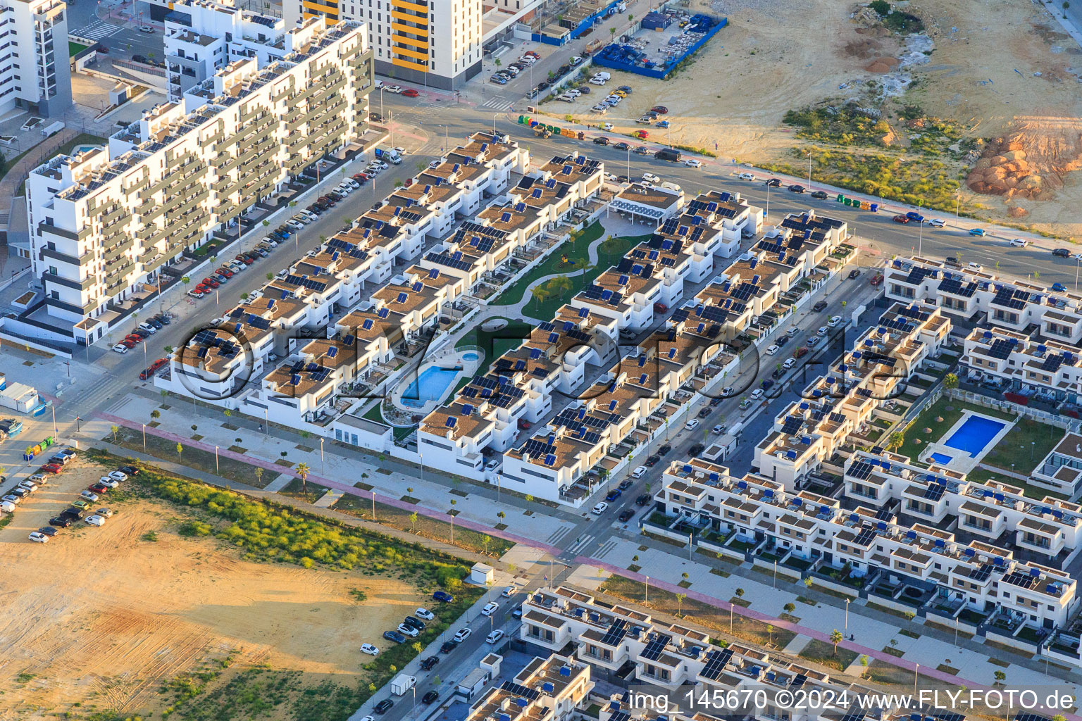 Neubaugebiet an der Jose luis lopez Perez mit  Arquitecto Técnico - Roberto Roldán in Dos Hermanas im Bundesland Sevilla, Spanien