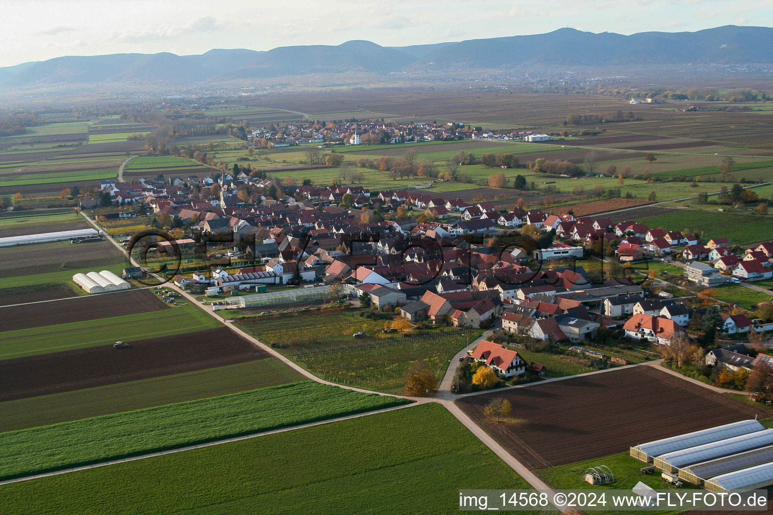 Dorf - Ansicht in Böbingen im Bundesland Rheinland-Pfalz, Deutschland aus der Luft