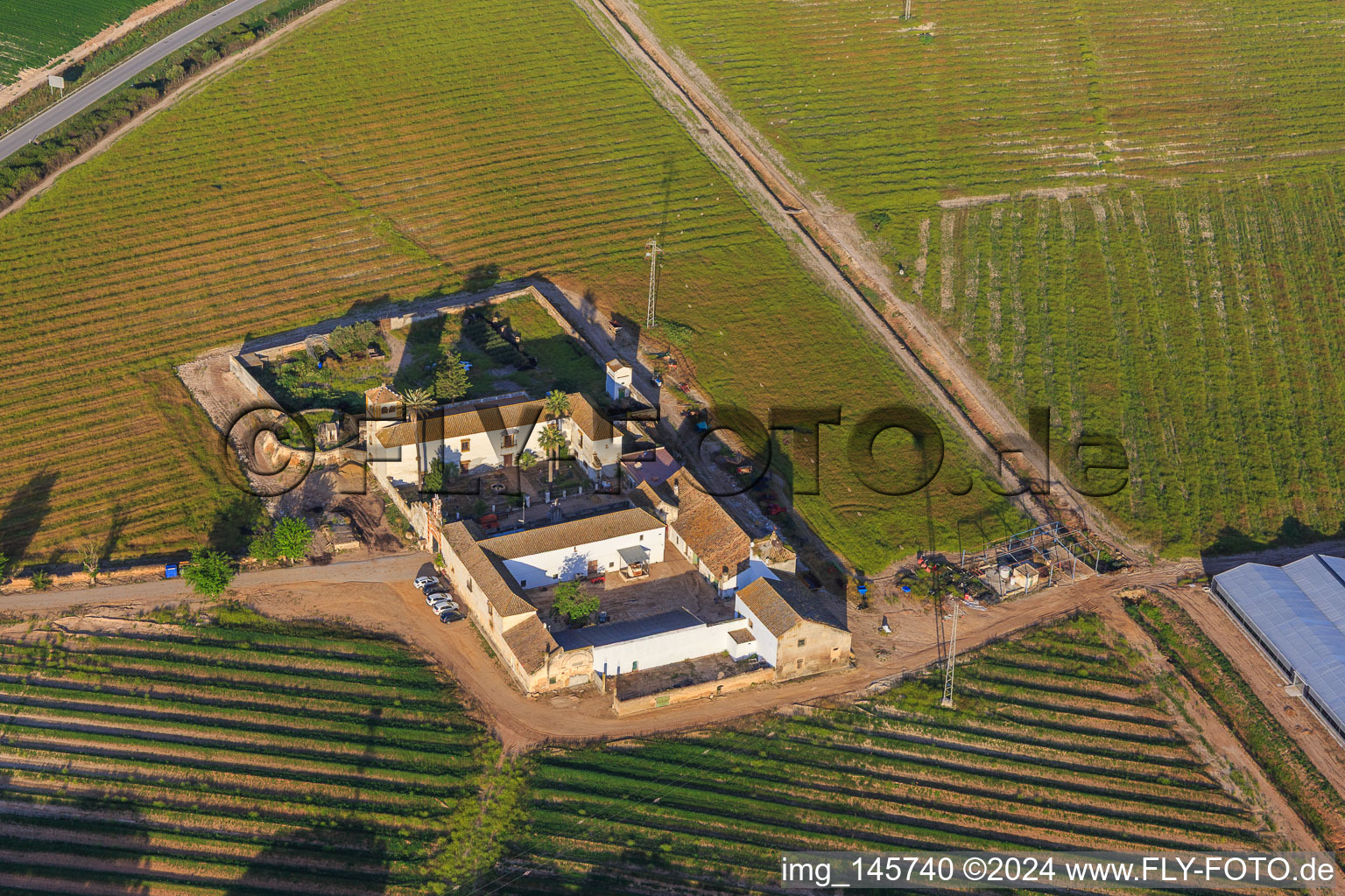 Hacienda El Cuzco zwischen Olivenbaumplantagen in Los Palacios y Villafranca im Bundesland Sevilla, Spanien