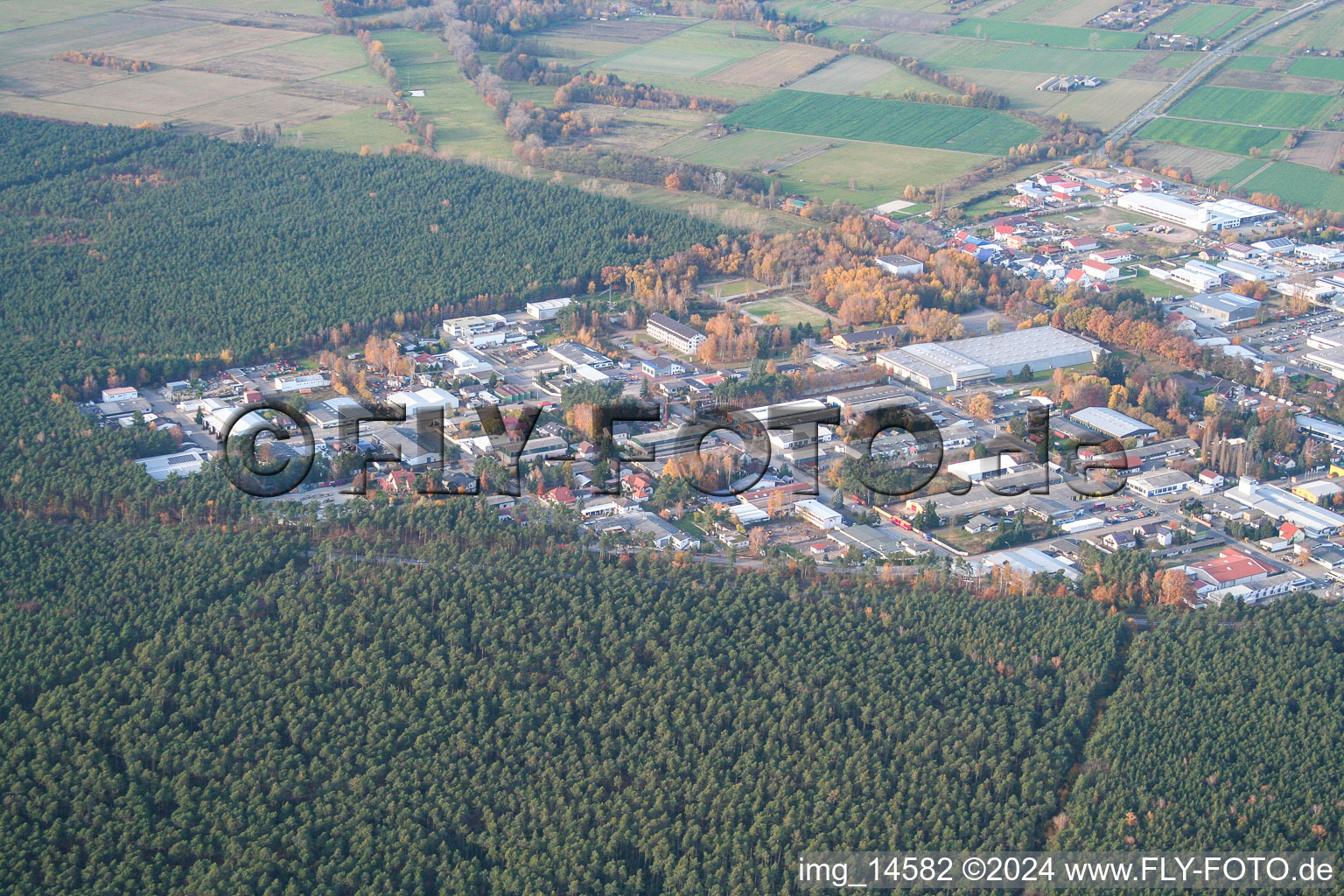Industrie- und Gewerbegebiet Süd im Ortsteil Industriegebiet Süd in Haßloch im Bundesland Rheinland-Pfalz, Deutschland