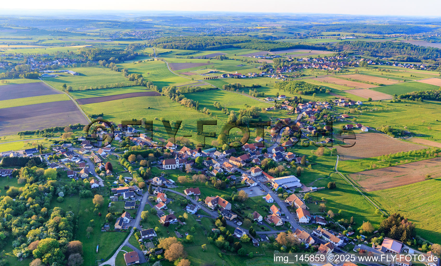 Luftbild von Dorfansicht aus Süden in Durstel im Bundesland Bas-Rhin, Frankreich