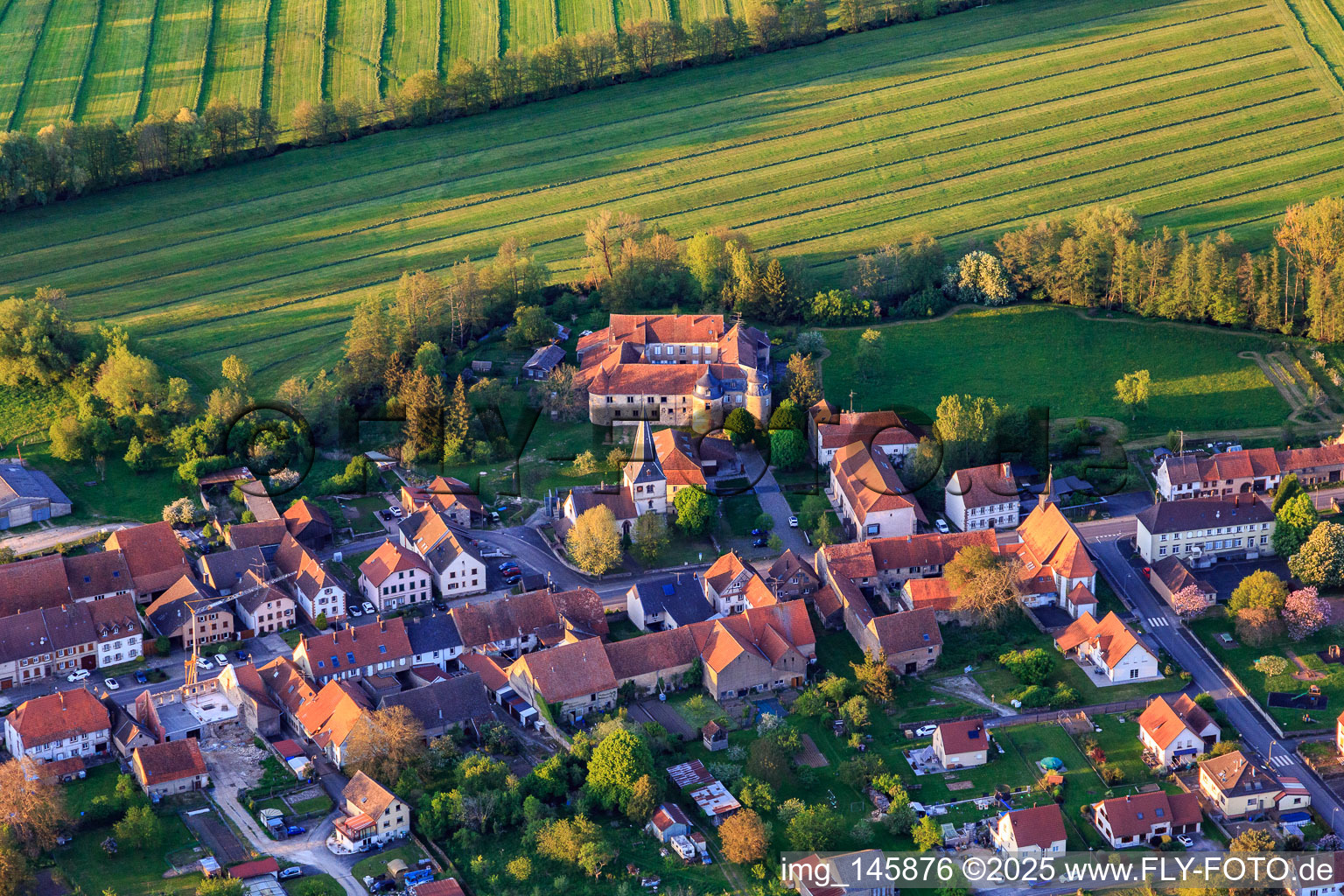 Protestanitsche Kirche und Schloss Lorentzen im Bundesland Bas-Rhin, Frankreich
