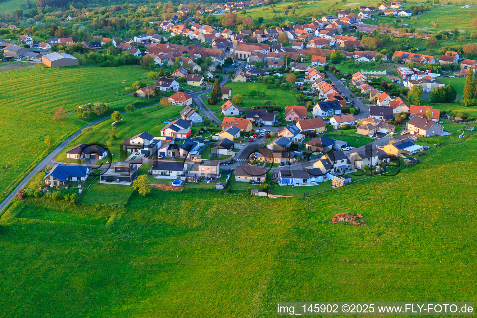 Rue de Pleuville in Kalhausen im Bundesland Moselle, Frankreich