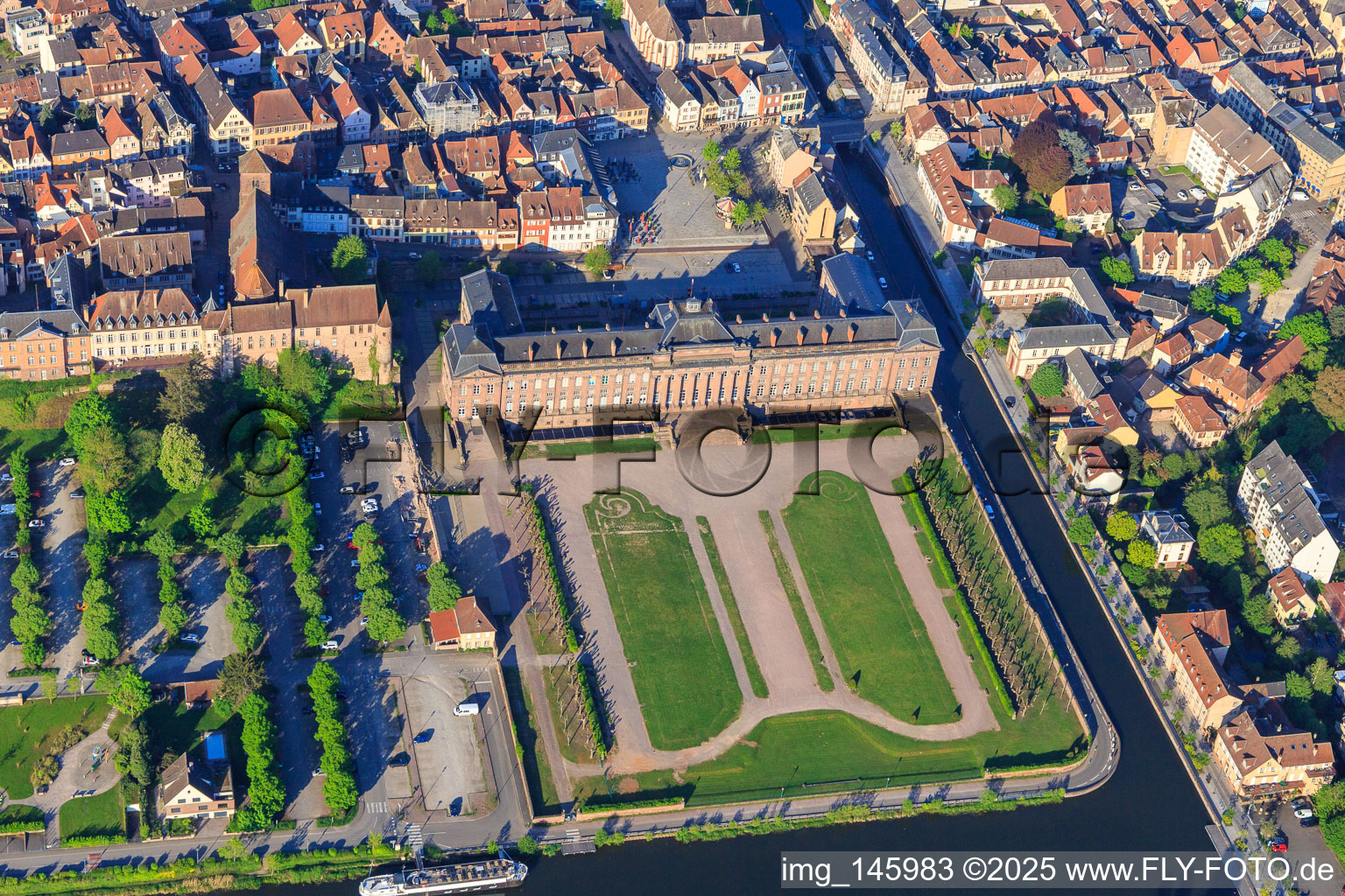 Schloss und Park Château des Rohan in Saverne im Bundesland Bas-Rhin, Frankreich