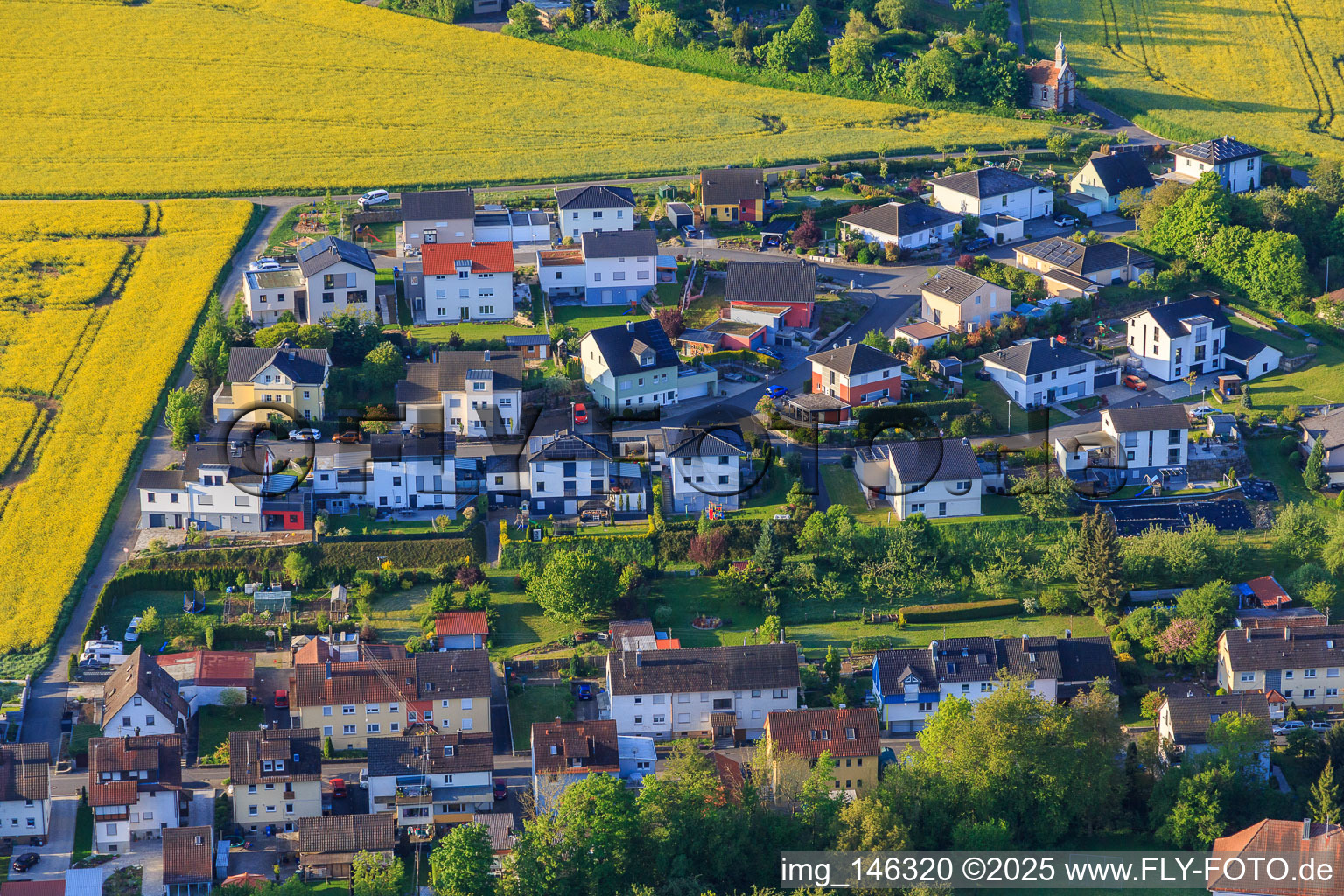 Neubaugebiet Am Keltenberg im Ortsteil Unterbalbach in Lauda-Königshofen im Bundesland Baden-Württemberg, Deutschland