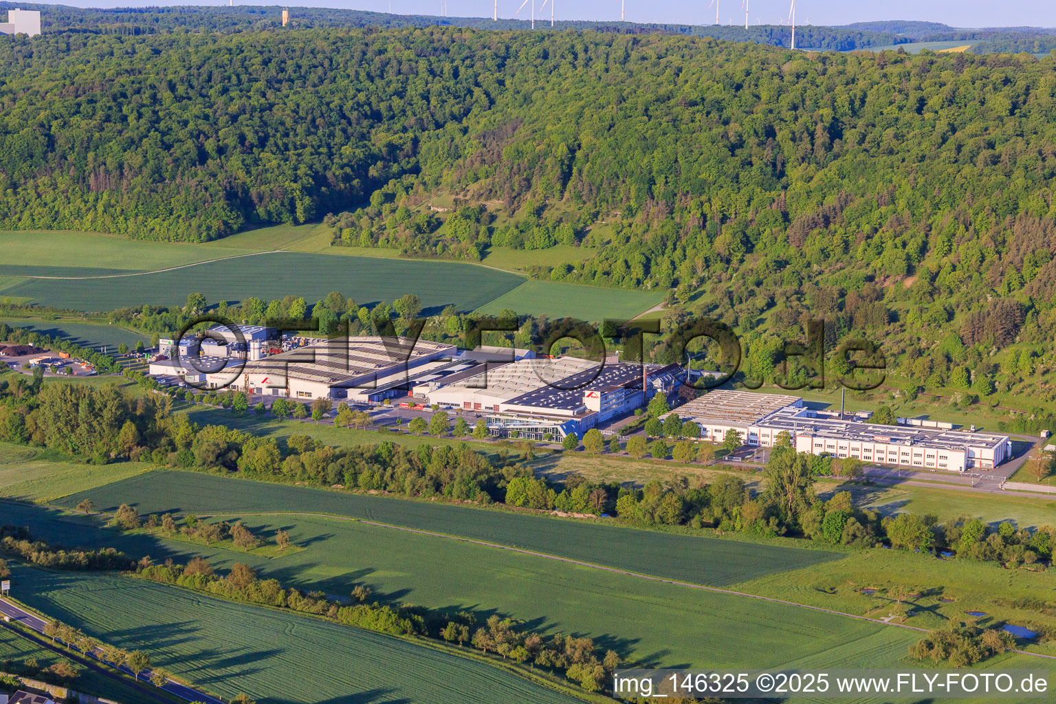 Roto Campus und Roto Frank DST Produktions-GmbH sowie  PALUX Aktiengesellschaft im Ortsteil Edelfingen in Bad Mergentheim im Bundesland Baden-Württemberg, Deutschland