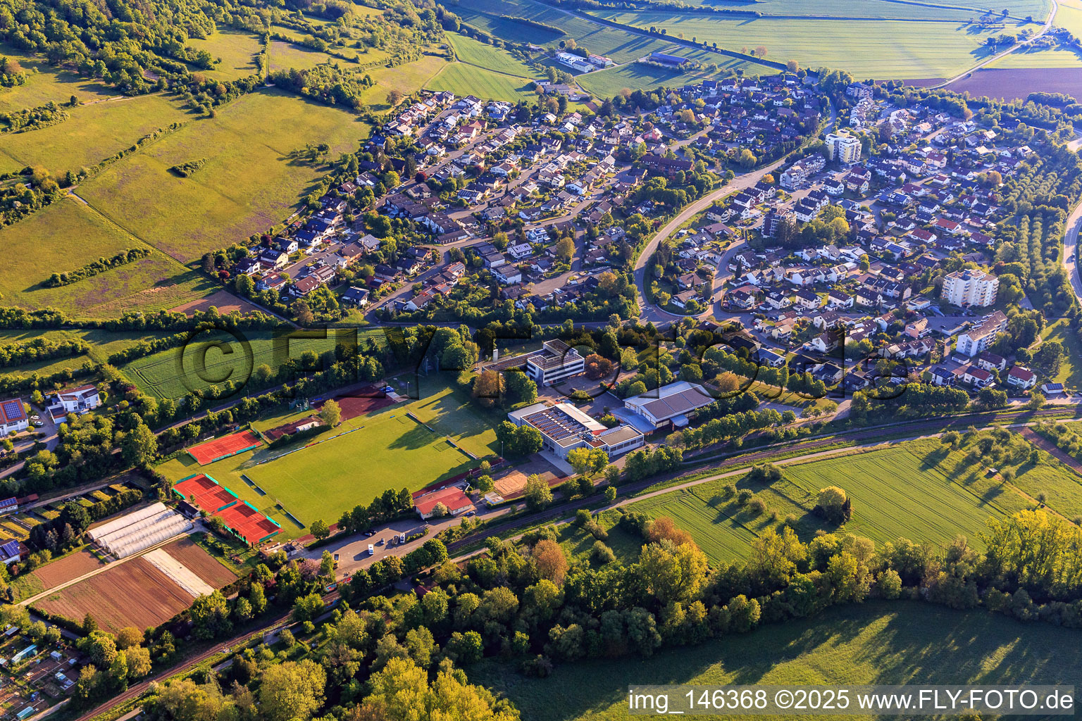 Johann Adam Möhler Schule Igersheim, Erlenbachhalle und Sportplätze des  TA FC Igersheim im Bundesland Baden-Württemberg, Deutschland