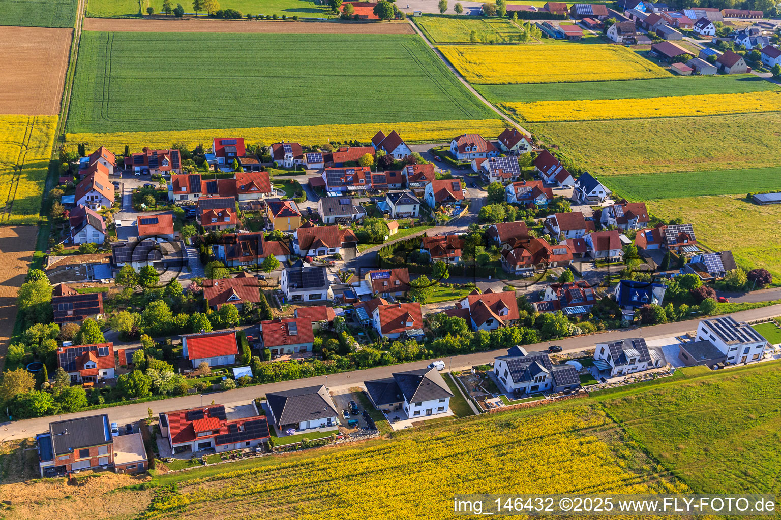 Neubaugebiet Rehberg in Tauberrettersheim im Bundesland Bayern, Deutschland