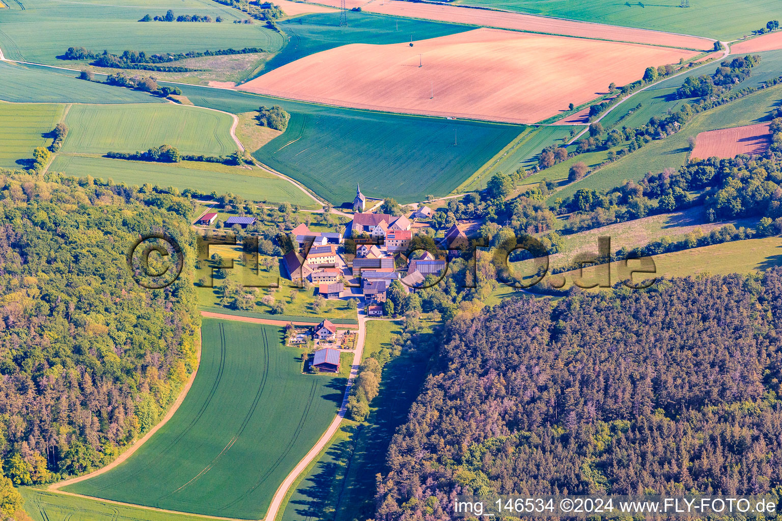 Ortsteil Hof Uhlberg im Ortsteil Krensheim in Grünsfeld im Bundesland Baden-Württemberg, Deutschland