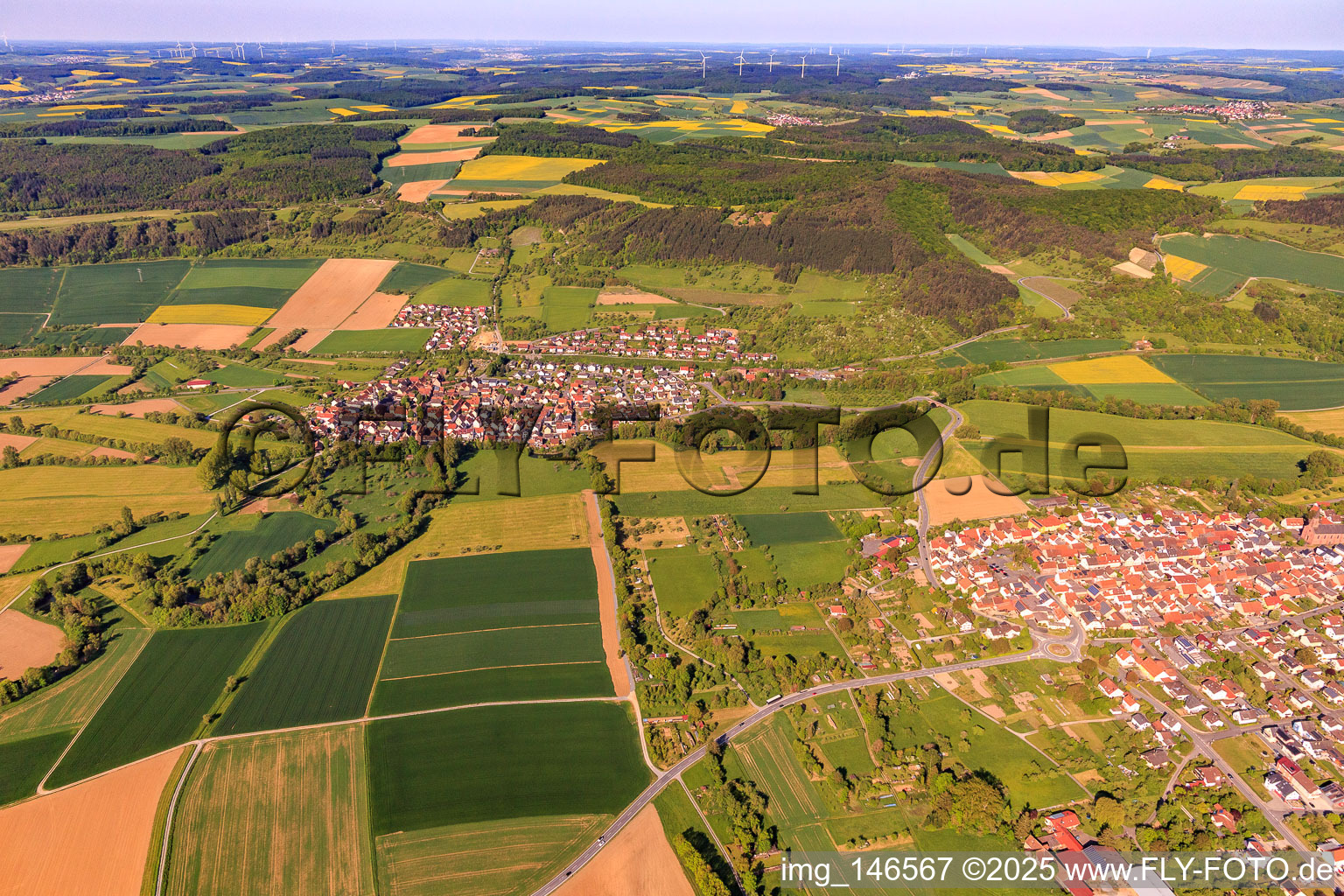 Ortsansicht aus Westen im Ortsteil Hochhausen in Tauberbischofsheim im Bundesland Baden-Württemberg, Deutschland