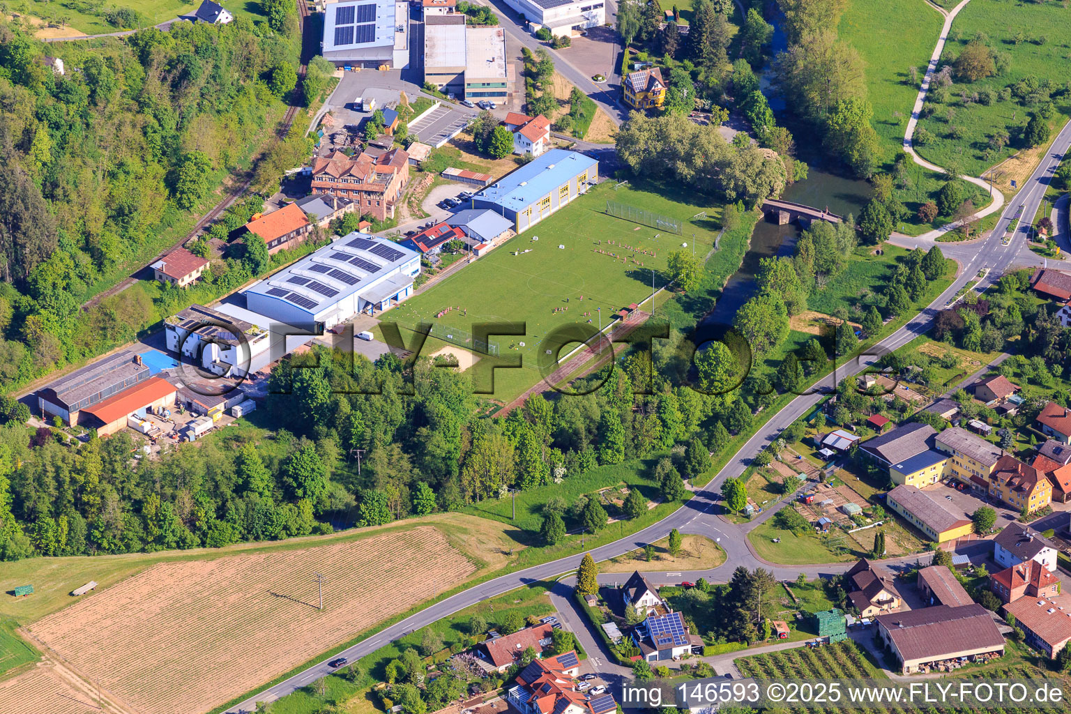 Sportplatz Reicholzheim bei Dostmann electronic GmbH in Wertheim im Bundesland Baden-Württemberg, Deutschland