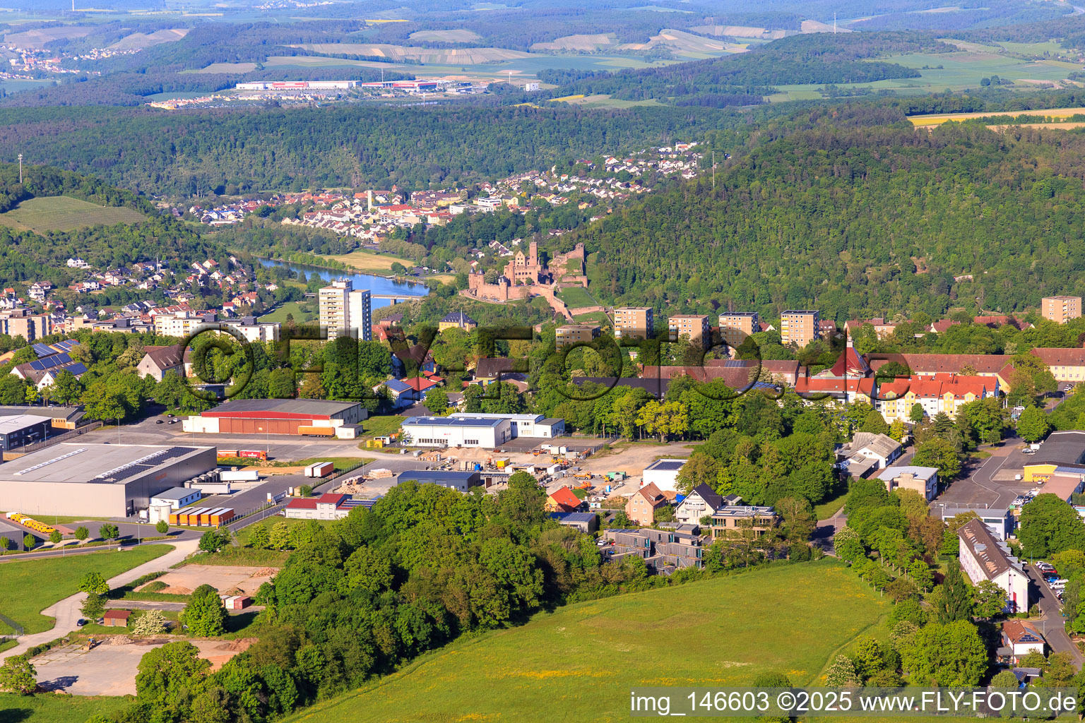 Blick vom Wartberg bis zum Schloss über Main und Tauber im Ortsteil Reinhardshof in Wertheim im Bundesland Baden-Württemberg, Deutschland