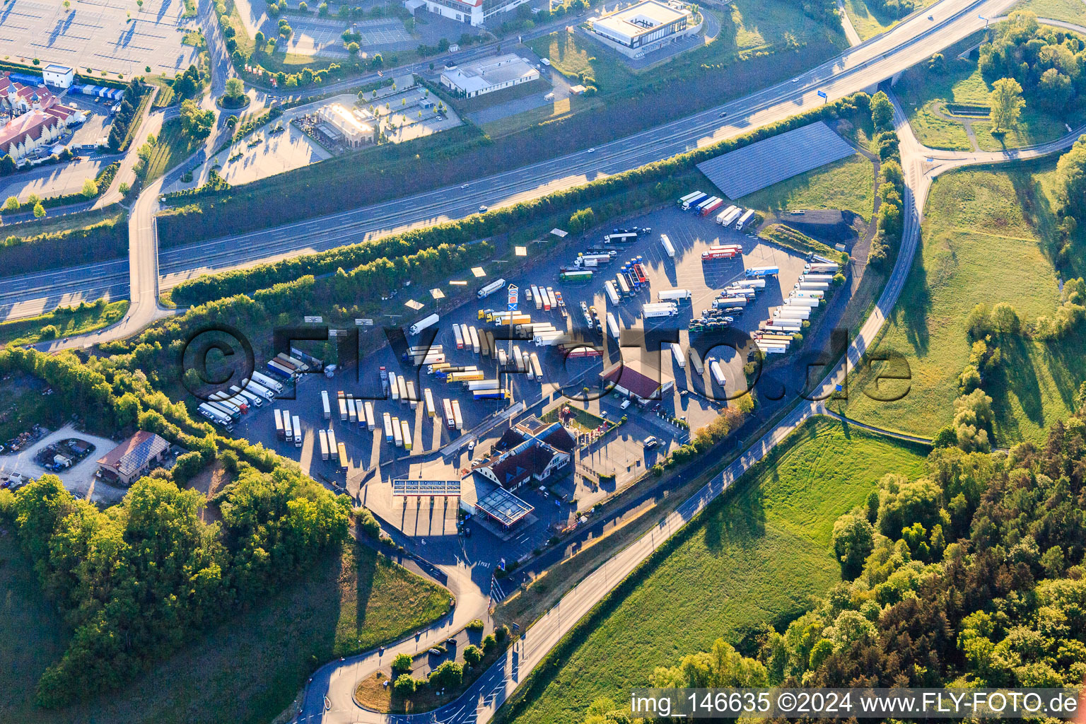MAXI Autohof Wertheim an der A3 im Ortsteil Bettingen im Bundesland Baden-Württemberg, Deutschland