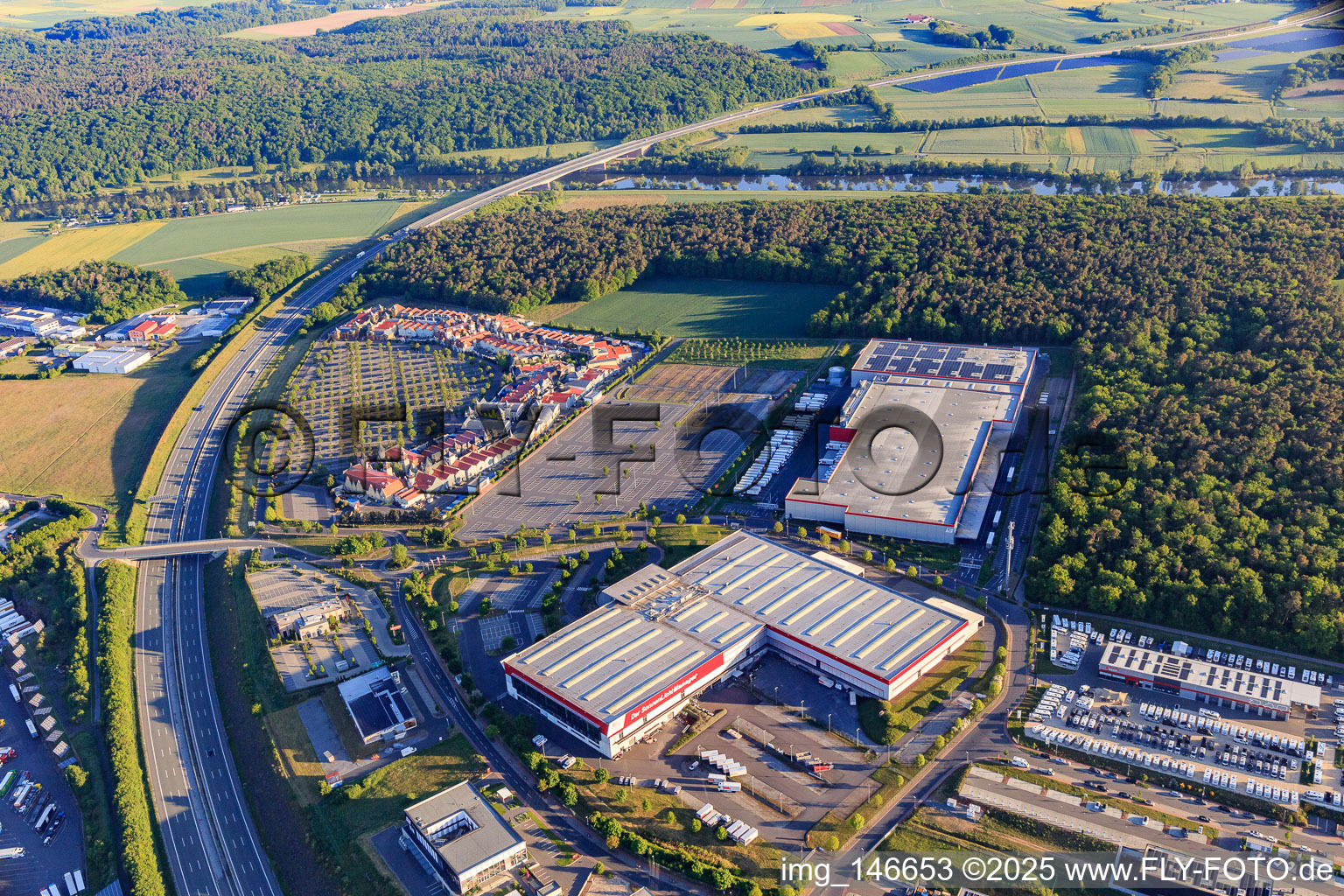 Outlet Wertheim Village, Warema und  McRent Wertheim im Ortsteil Bettingen im Bundesland Baden-Württemberg, Deutschland