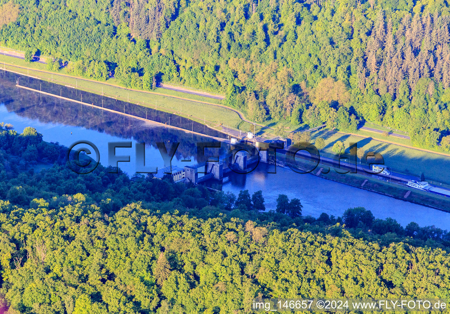Wasser-Kraftwerk Eichel am Main in Kreuzwertheim im Bundesland Bayern, Deutschland