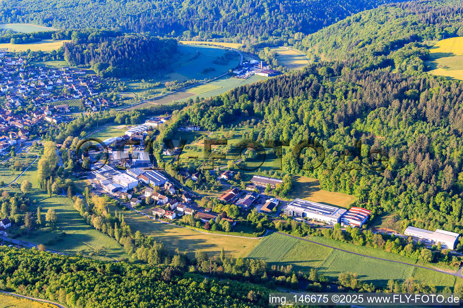 Industriegebiet Zum Schlag mit Rekuplast GmbH,  Uebe Medical GmbH und TFA Dostmann GmbH & Co. KG im Ortsteil Reicholzheim in Wertheim im Bundesland Baden-Württemberg, Deutschland