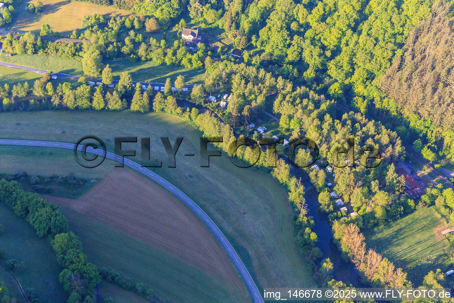 Camping Forelle am Tauberufer im Ortsteil Waldenhausen in Wertheim im Bundesland Baden-Württemberg, Deutschland