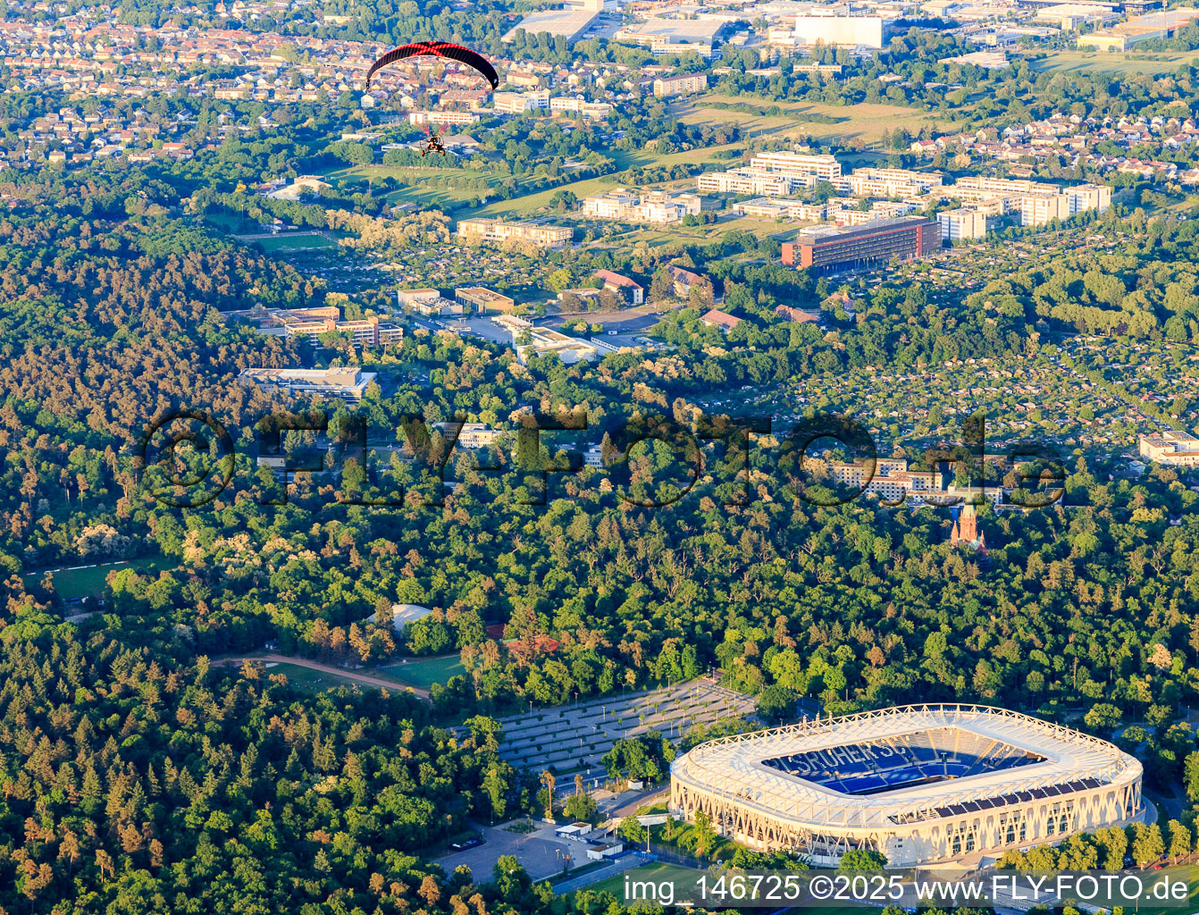 Fussballstadion BBBank Wildpark des KSC - Karlsruher Sport-Club im Ortsteil Innenstadt-Ost im Bundesland Baden-Württemberg, Deutschland