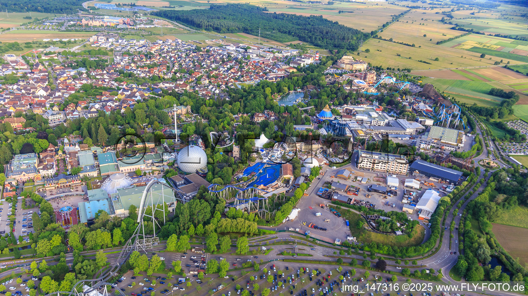Übersicht klassischer Teil des Europapark Rust aus Westen im Bundesland Baden-Württemberg, Deutschland