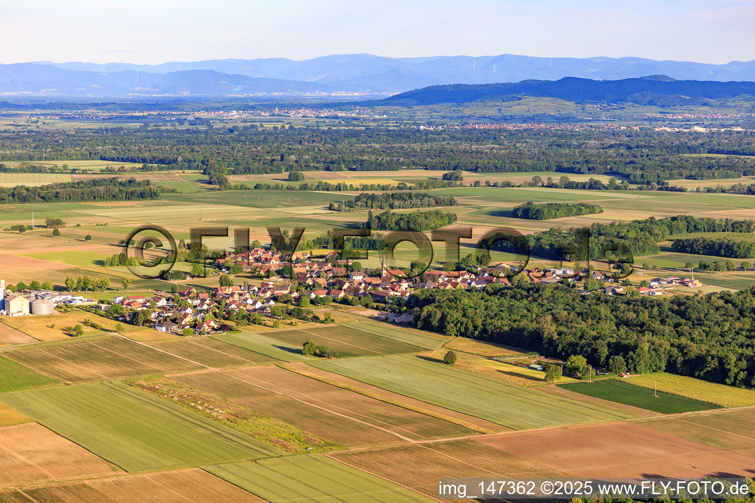 Dorfansicht aus Nordwesten in Richtolsheim im Bundesland Bas-Rhin, Frankreich