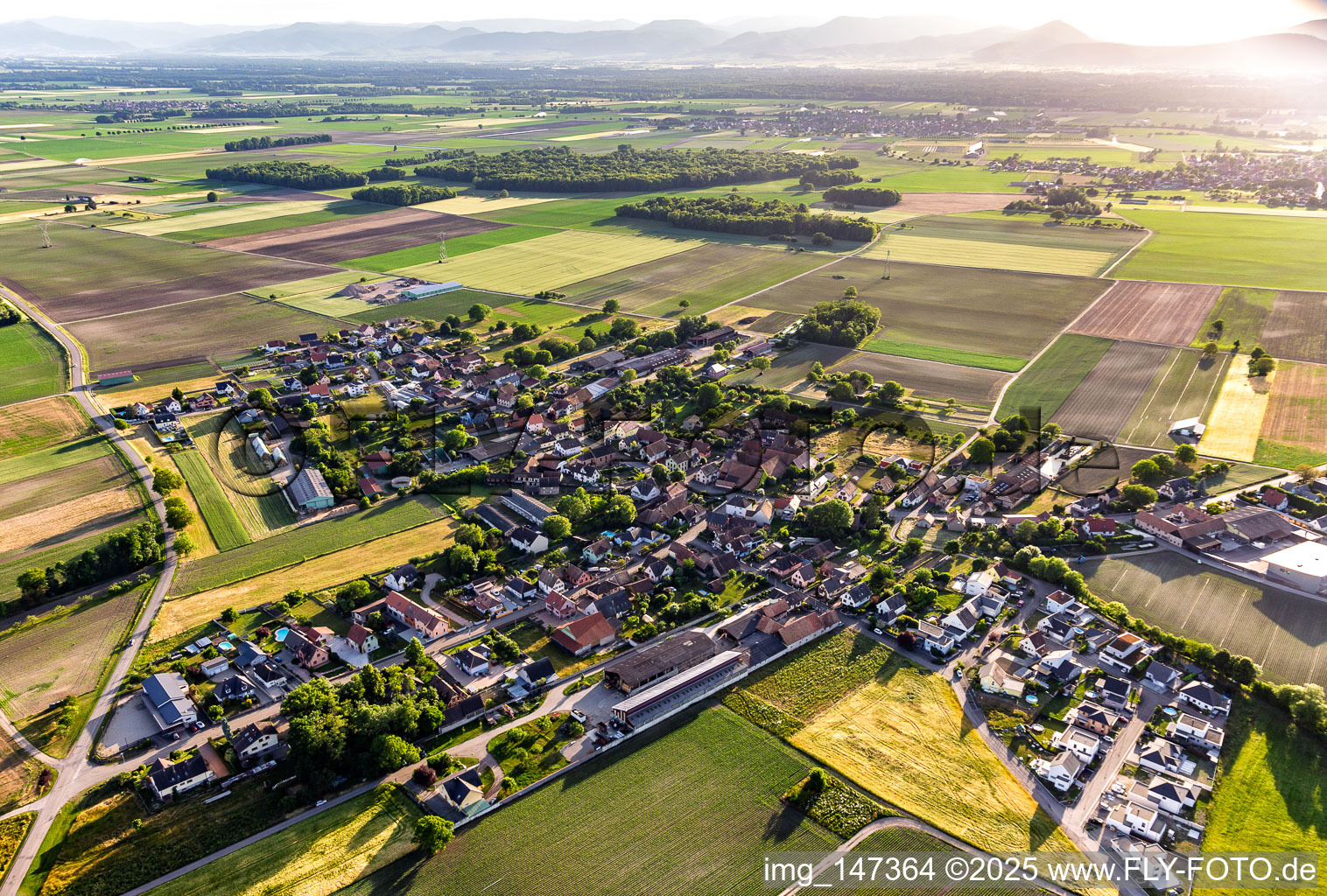 Dorfansicht aus Nordosten in Bösenbiesen im Bundesland Bas-Rhin, Frankreich