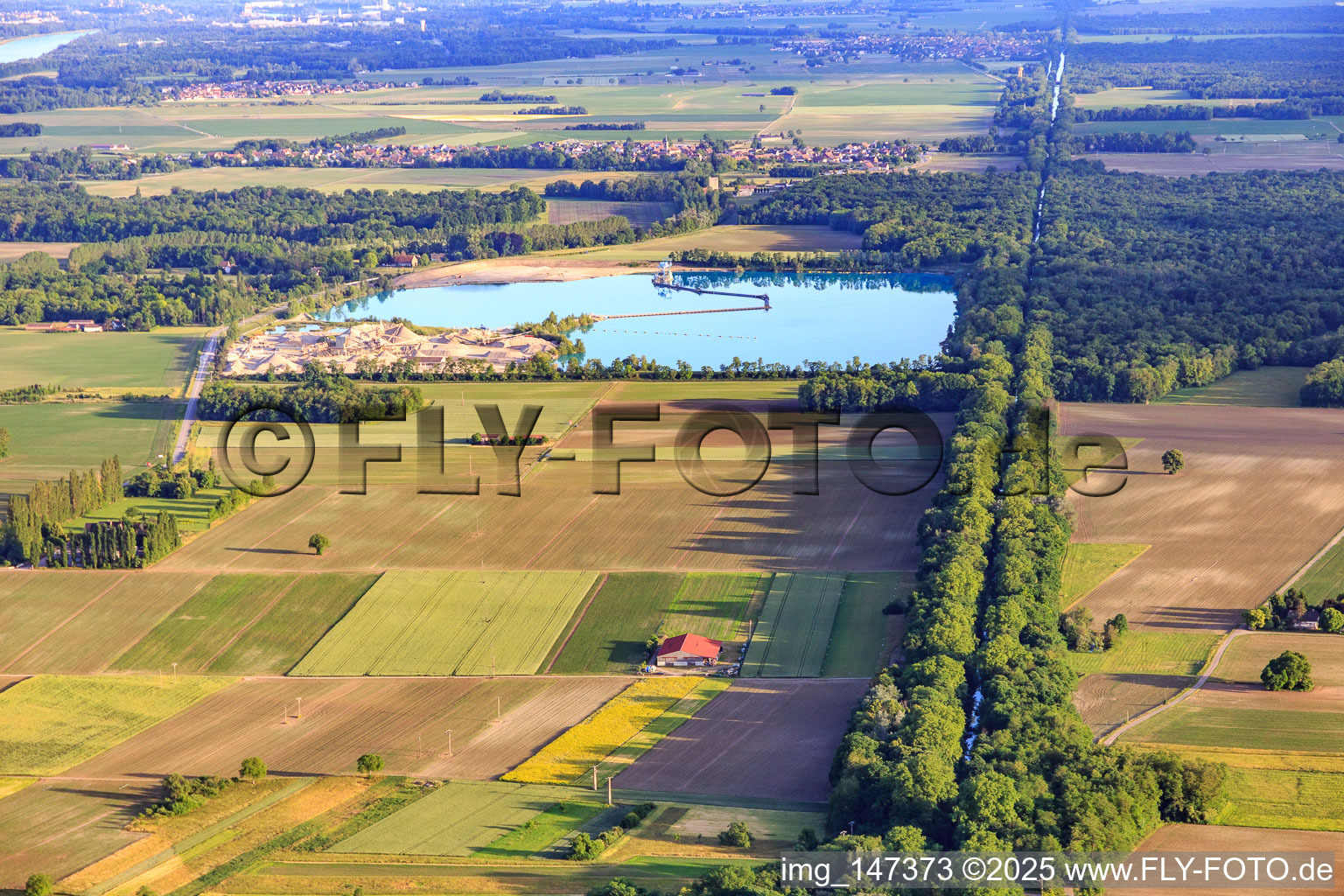 Baggersee der Ballastieres Werny SAS in Marckolsheim im Bundesland Bas-Rhin, Frankreich