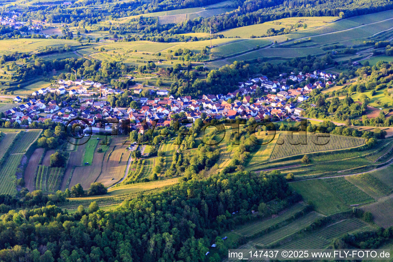 Winzerortansicht aus Südwesten im Ortsteil Bombach in Kenzingen im Bundesland Baden-Württemberg, Deutschland