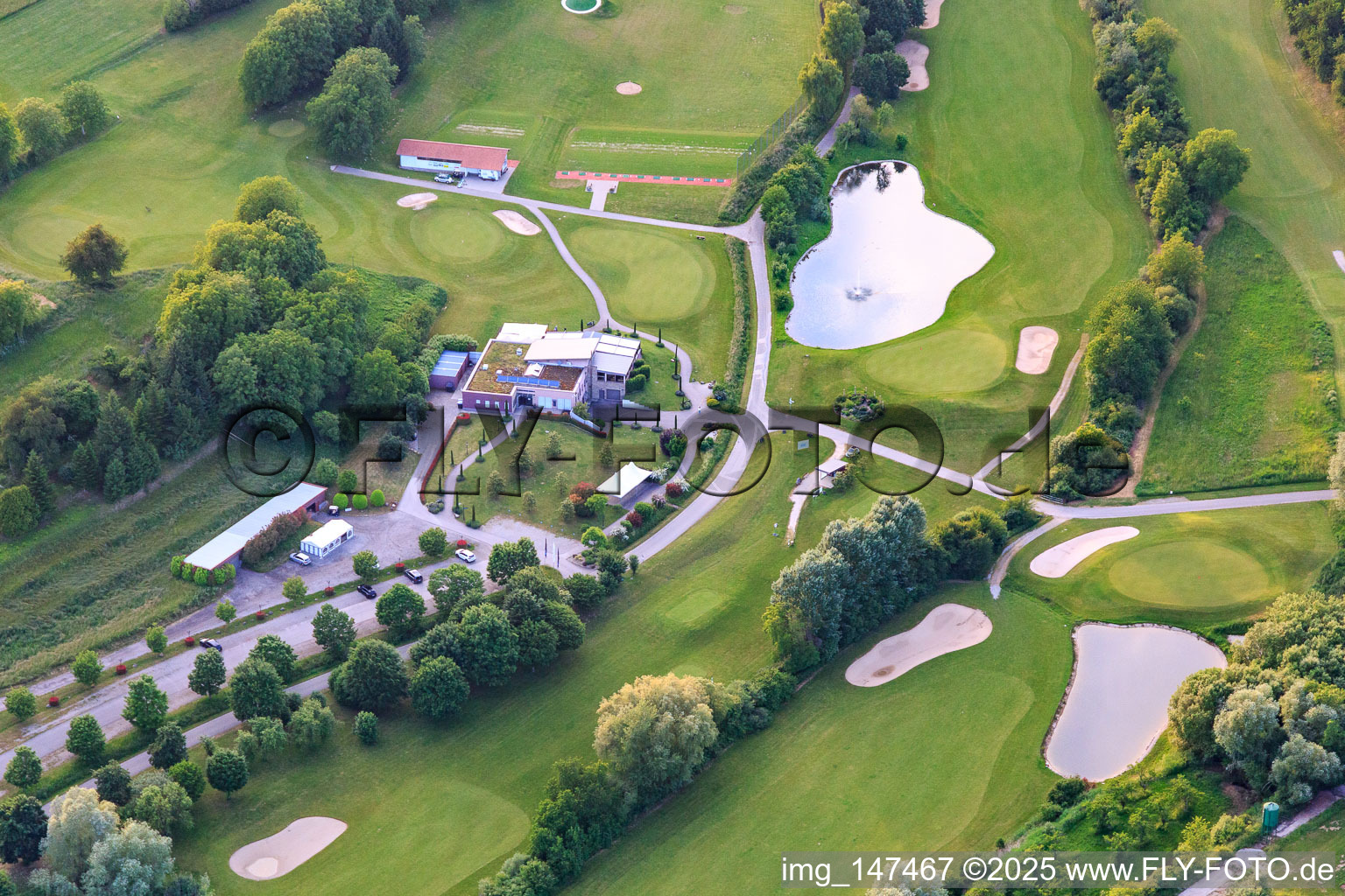 Europa-Park Golfclub Breisgau mit  Rebland das Restaurant im Ortsteil Tutschfelden in Herbolzheim im Bundesland Baden-Württemberg, Deutschland