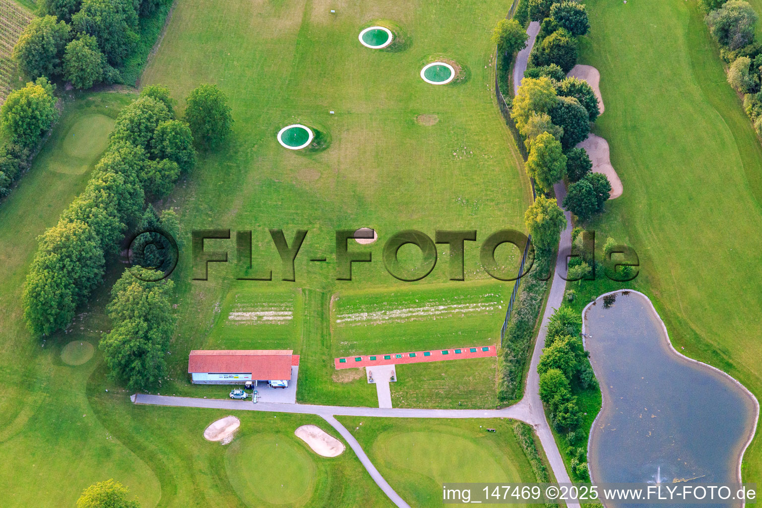 Drive-Range Swing to Win im Europa-Park Golfclub Breisgau im Ortsteil Tutschfelden in Herbolzheim im Bundesland Baden-Württemberg, Deutschland