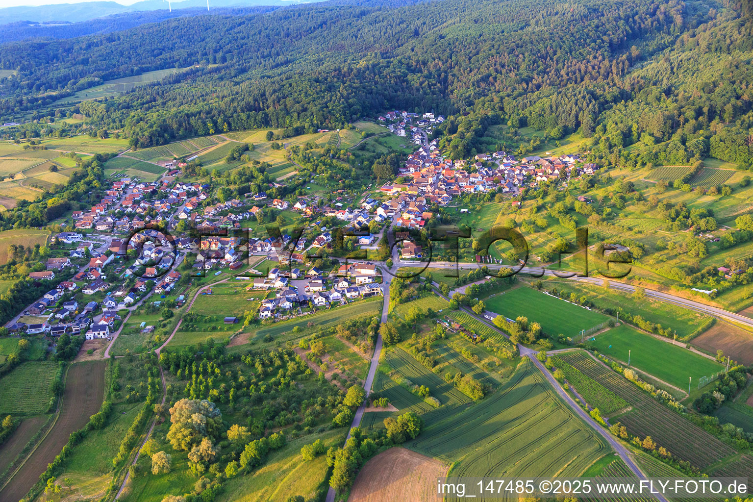 Dorfansicht von Südwesten im Ortsteil Wallburg in Ettenheim im Bundesland Baden-Württemberg, Deutschland