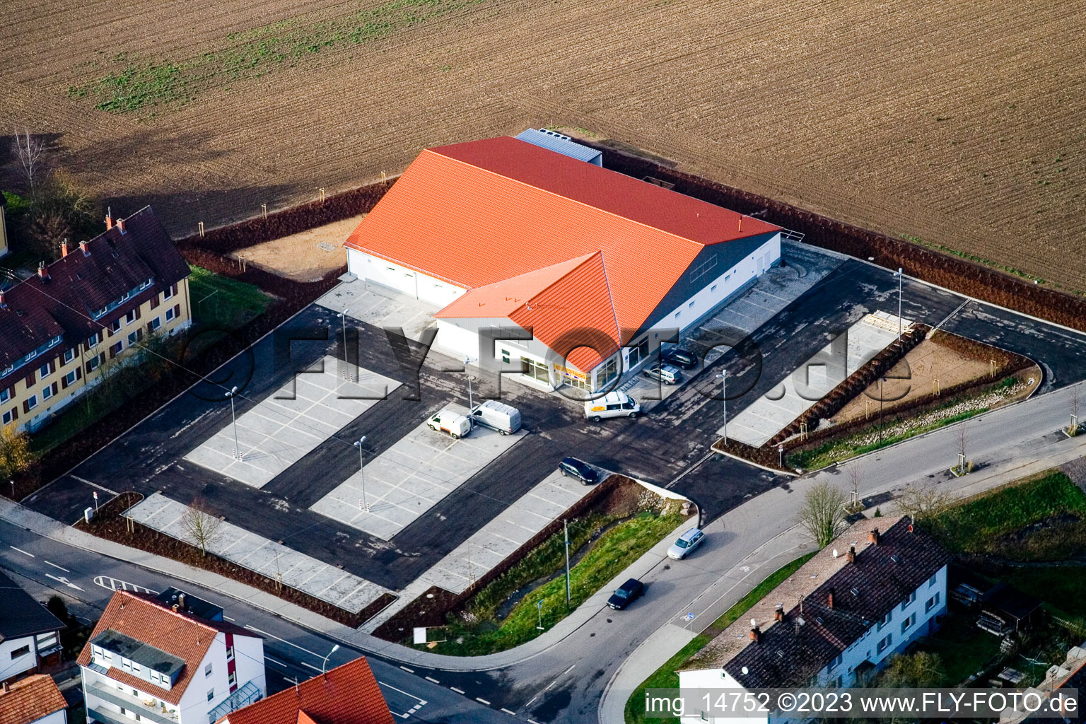 Schrägluftbild von Kandel, Am Höhenweg, Neubau Netto-Markt im Bundesland Rheinland-Pfalz, Deutschland