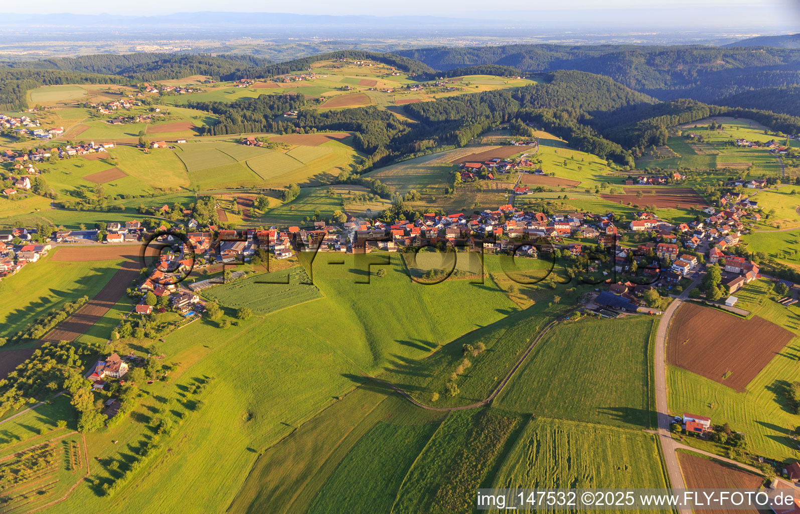 Dorfansicht aus Südosten im Ortsteil Ottoschwanden in Freiamt im Bundesland Baden-Württemberg, Deutschland