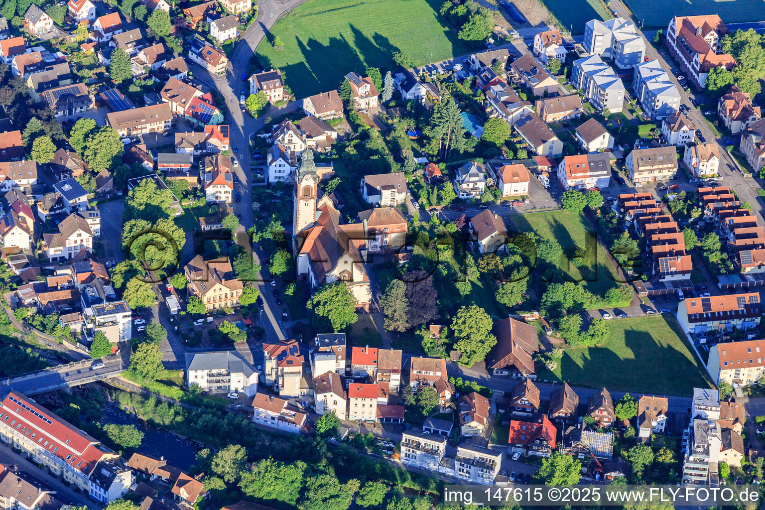 Kirche St. Josef am Rathaus im Ortsteil Kollnau in Waldkirch im Bundesland Baden-Württemberg, Deutschland