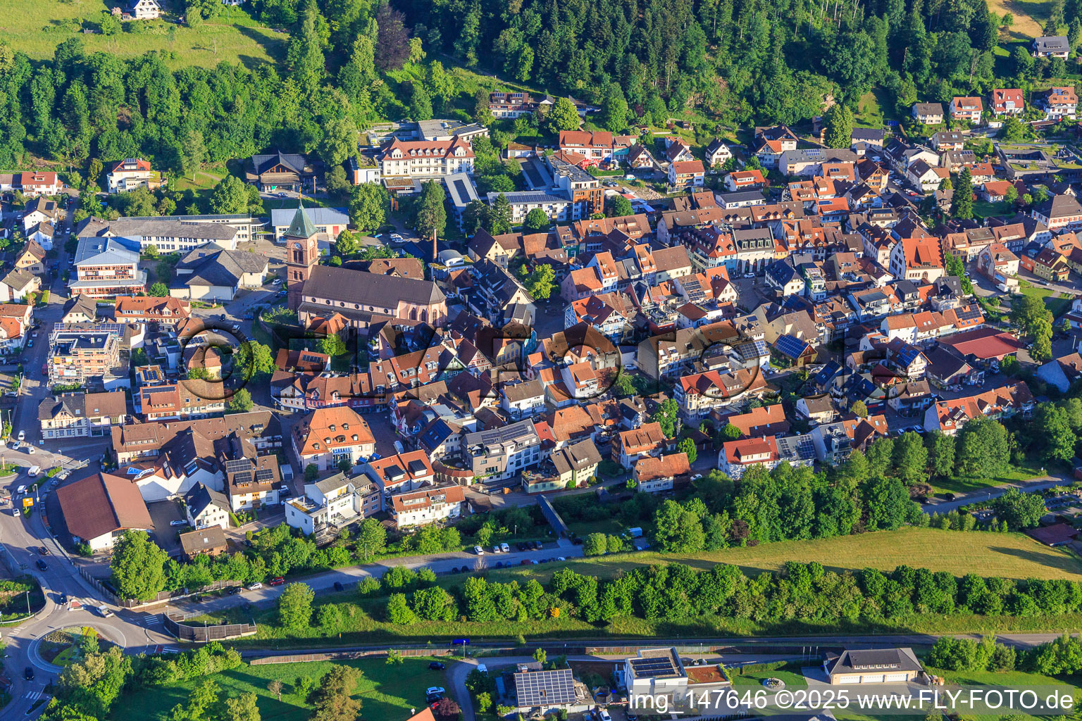 Luftbild von Ortsansicht aus Südosten in Elzach im Bundesland Baden-Württemberg, Deutschland
