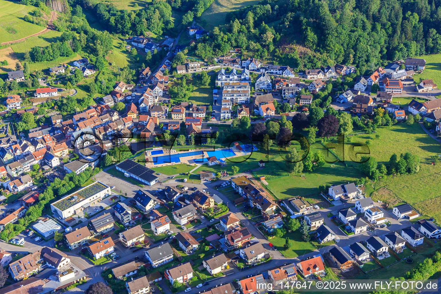 Schwimmbad Elzach im Ortsteil Wellishöfe im Bundesland Baden-Württemberg, Deutschland