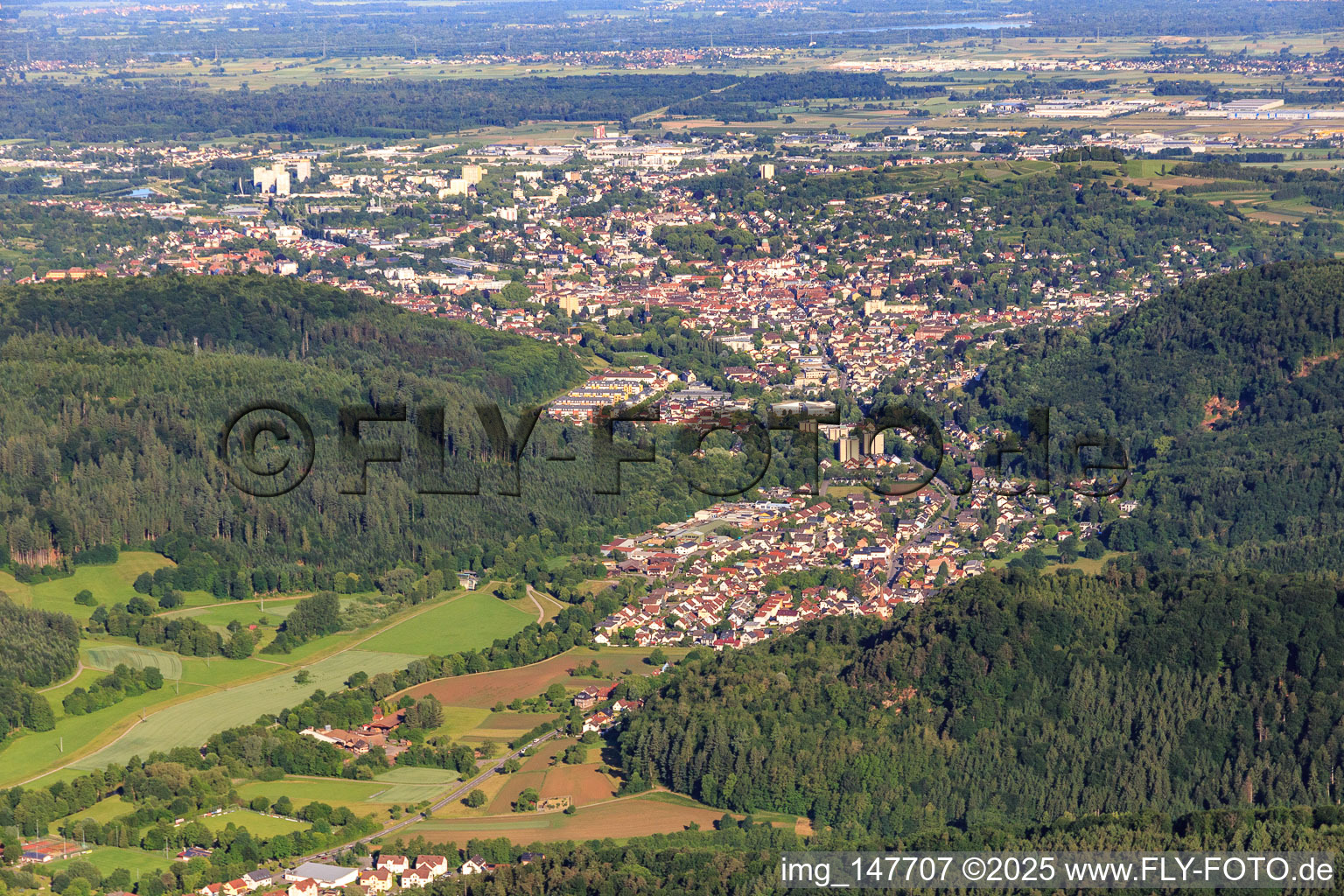 Ortsansicht im Schuttertal aus Südosten im Ortsteil Kuhbach in Lahr im Bundesland Baden-Württemberg, Deutschland