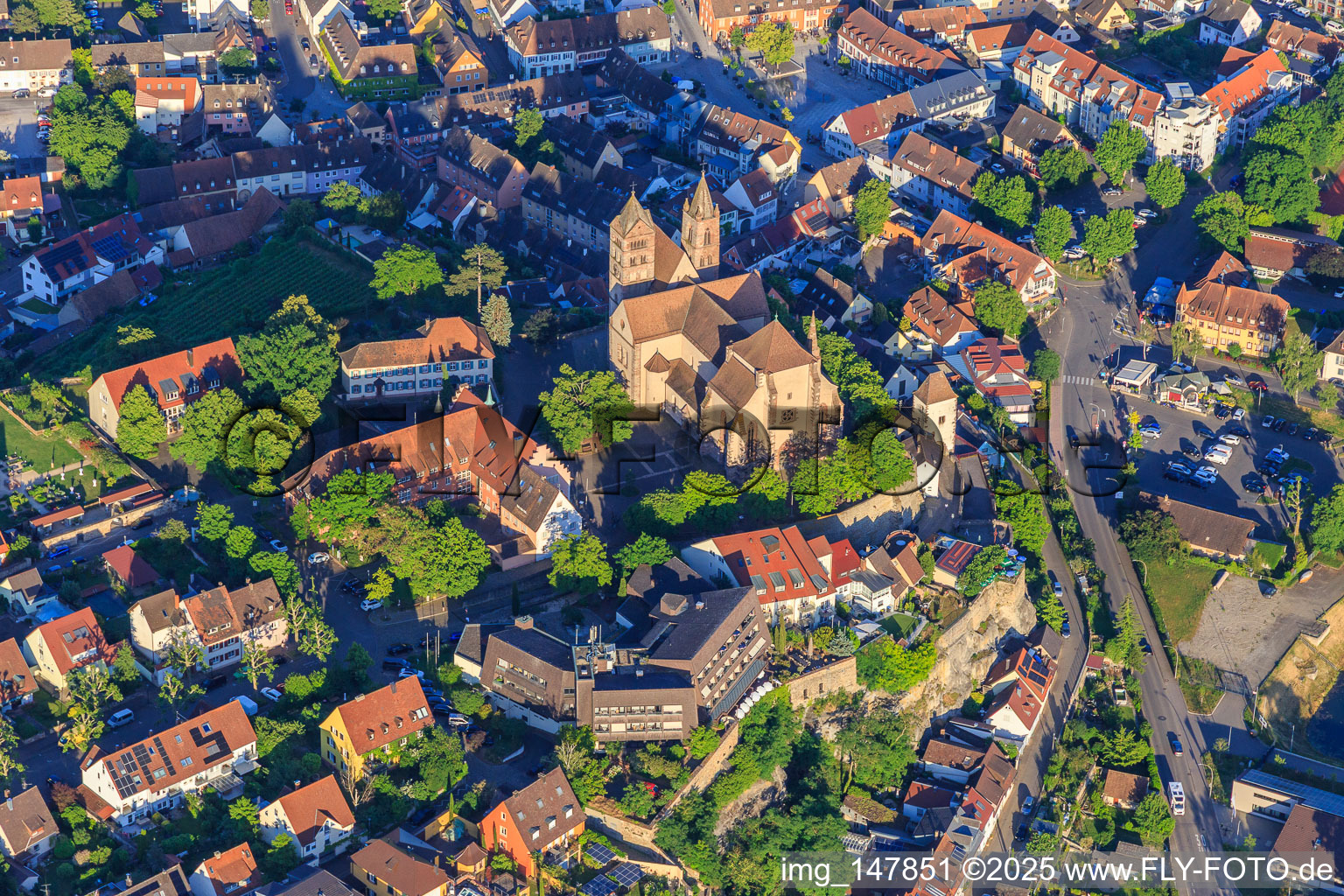 Breisacher Münster St. Stephan aus Nordosten in Breisach am Rhein im Bundesland Baden-Württemberg, Deutschland